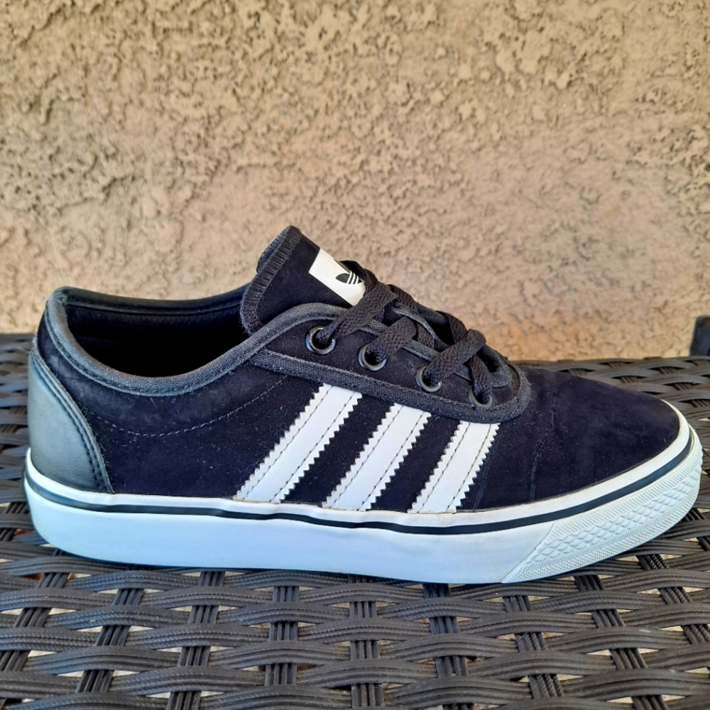 Adidas Kids Skateboarding Shoes sz 4